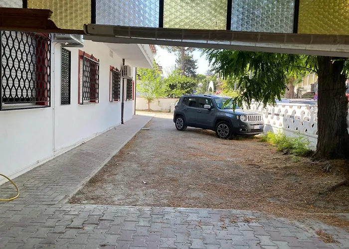  La Villa