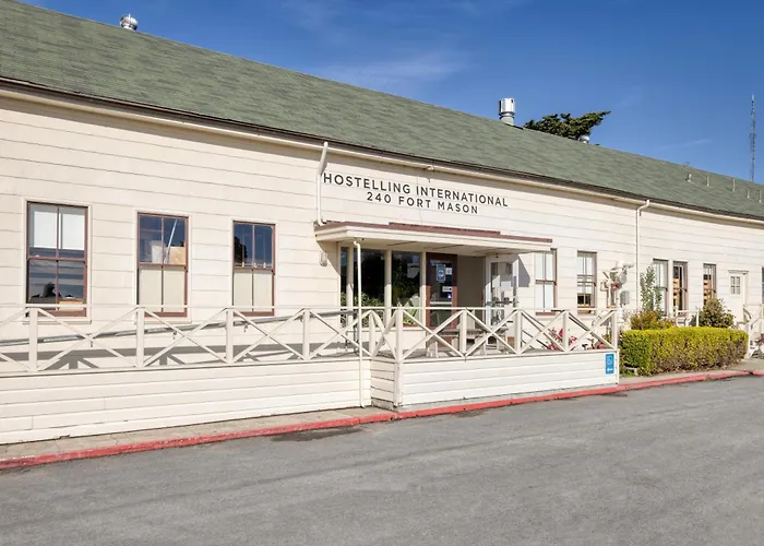 Pet Friendly hotel: Hi San Francisco Fisherman'S Wharf Hostel
