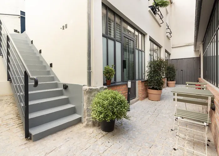 Hotel con vista: District Nation