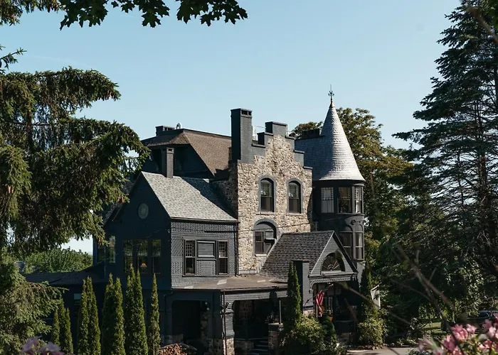 Ski hotel: The Norumbega Inn