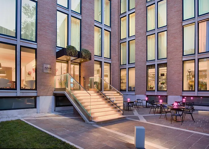 Hotel central: Avani Rio Novo Venice Hotel - previously NH Venezia Rio Novo