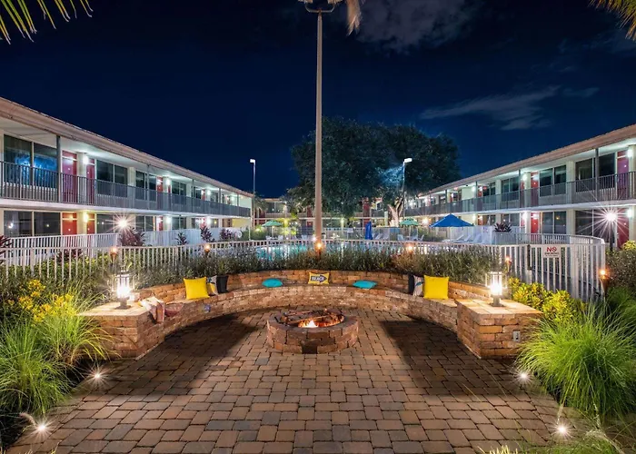 Dog friendly hotels Ramada By Wyndham Kissimmee Gateway - Free Theme Park Shuttle