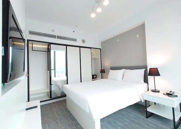 Grand Bay View Hotel