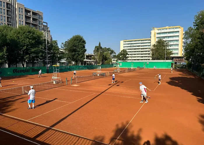 Oleander House And Tennis Club