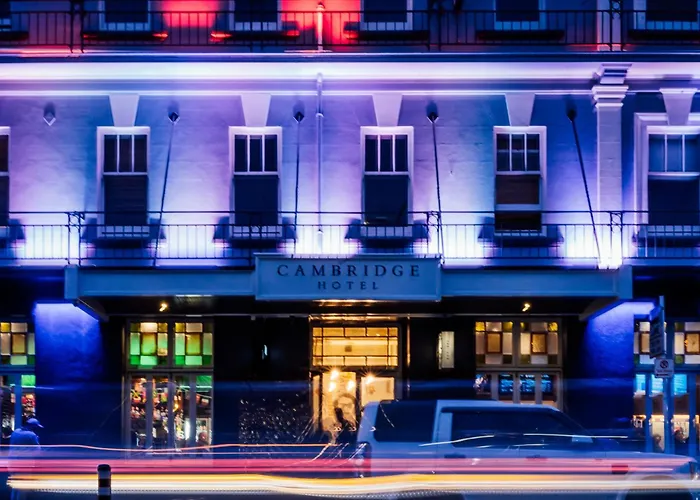 The Cambridge Hotel & Backpackers