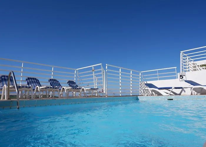 Hotel cerca del colegio: Shamrock Apartments