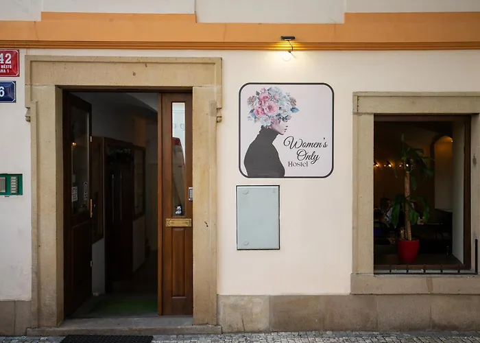 Women'S Only Hostel - Female Only