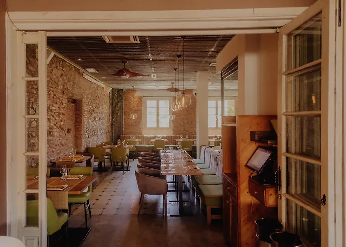 Pet Friendly hotel: Alcazaba Premium Hotel