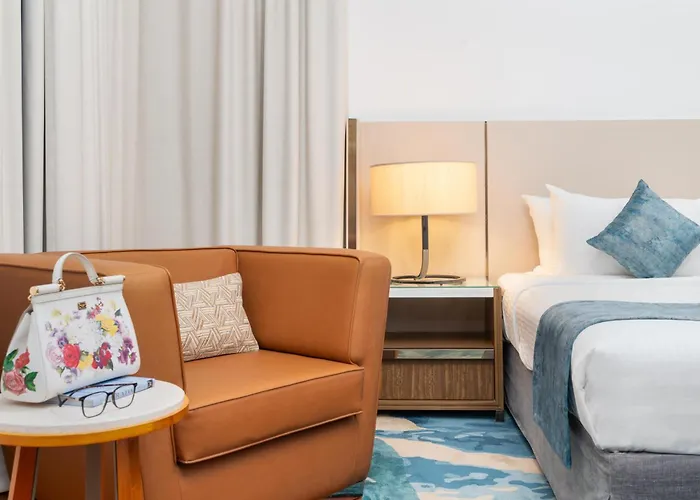 4 star hotel: Golden Sands Hotel & Residences