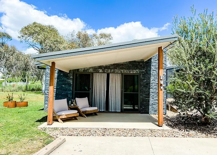 Hamilton House - Snowy Mountain Luxury Villas