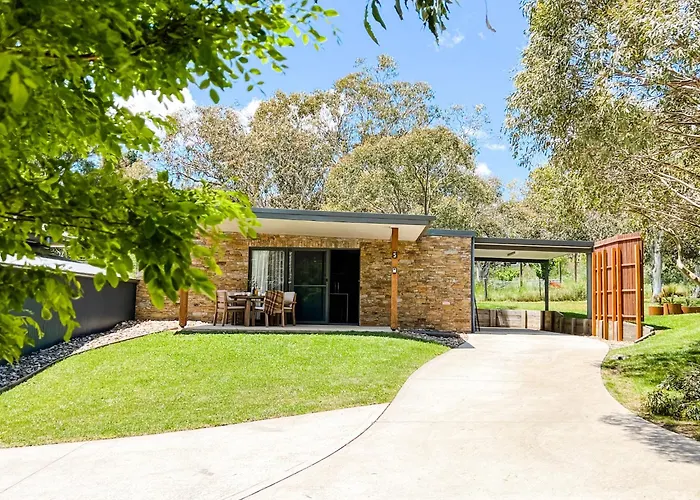 Hamilton House - Snowy Mountain Luxury Villas
