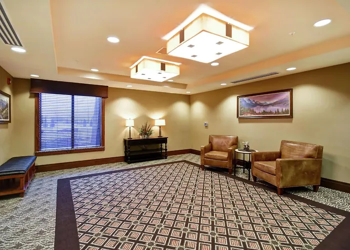 Hotel with pool: Homewood Suites By Hilton Kalispell