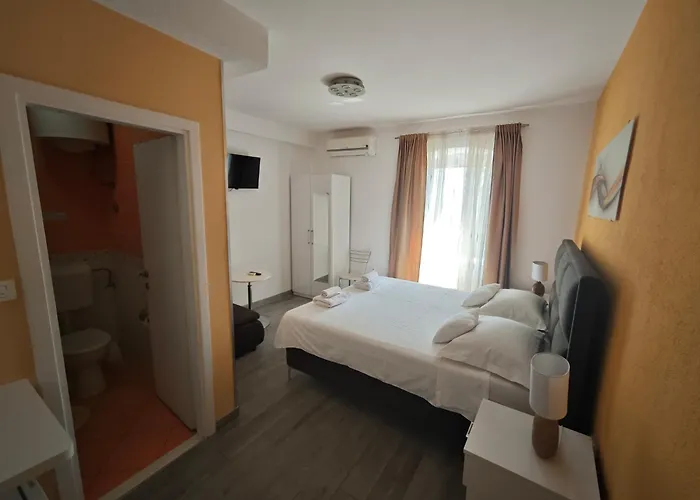 Nirvana Rooms&Apartments