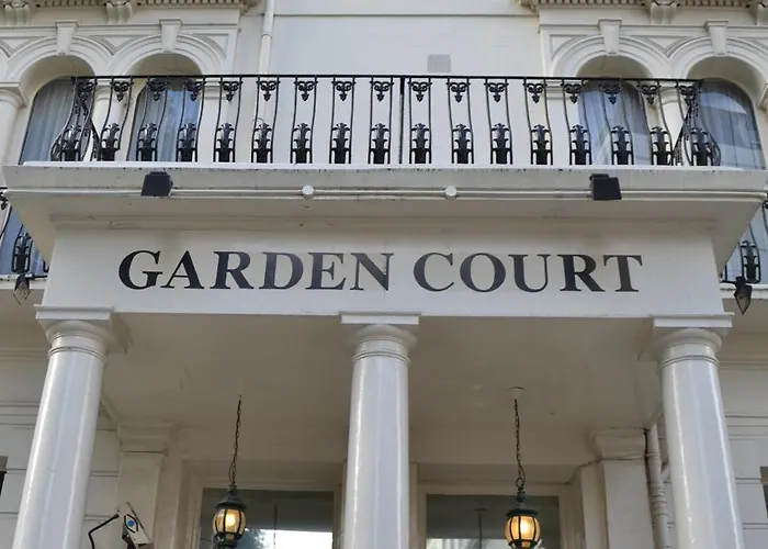  Garden Court