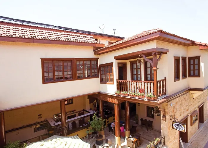 Cicerone Lodge Hotel