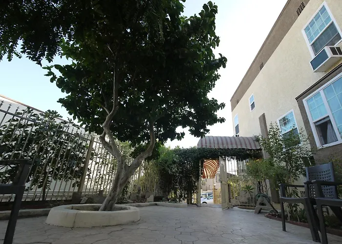 Trylon Hotel - Hollywood