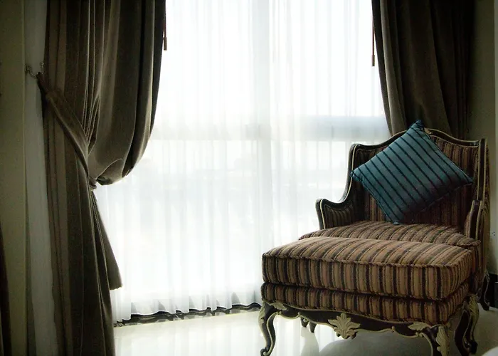 Hotel: Lk Royal Wing