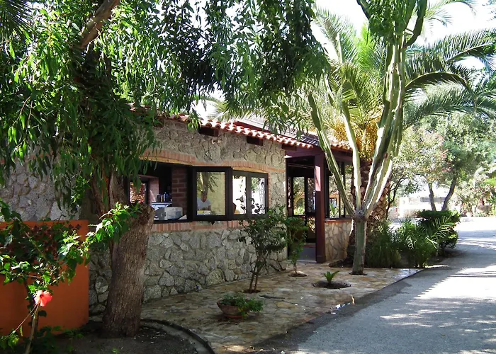 Self Catering: Villaggio Athragon