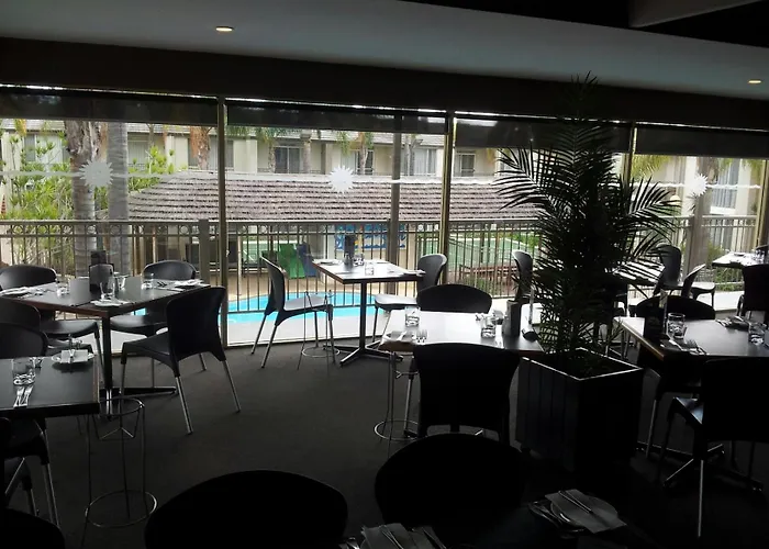 Сity center hotels Mandurah And Apartments