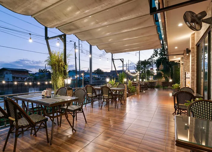 Golden Foyer Suvarnabhumi Airport Hotel