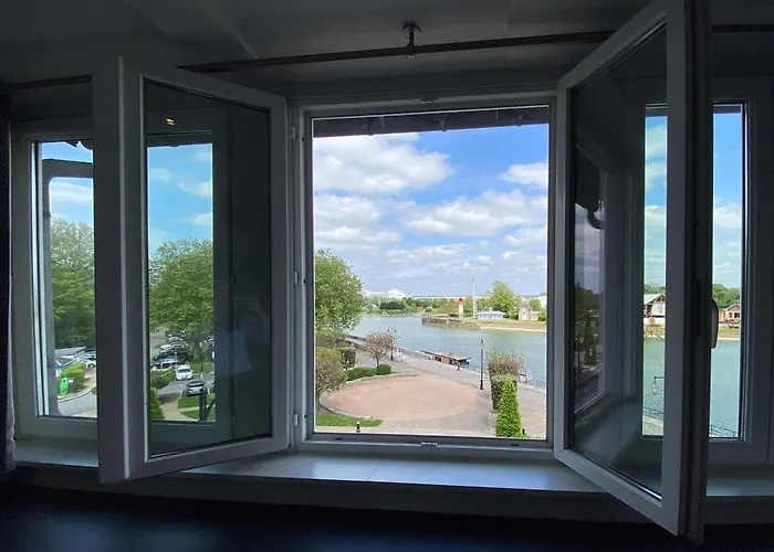 Best Western Le Cheval Blanc -Centre- Vieux Port
