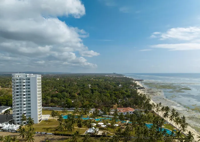 Beach hotel: Sun N Sand Beach Resort