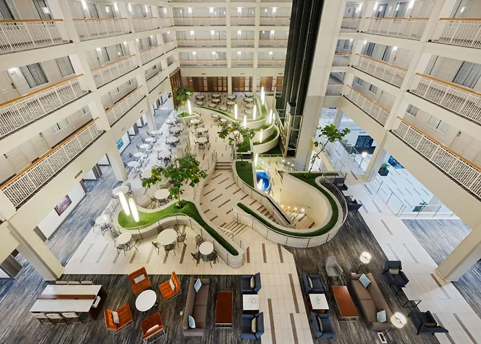 Embassy Suites - Downtown River North