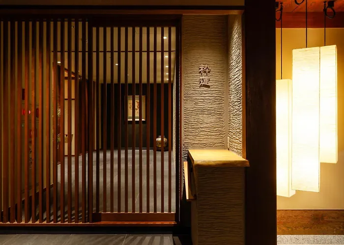 Family Hotel: Ryokan Asukasou At The Entrancne Of Nara Park