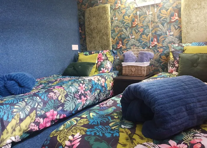 Campsite: Jasmine Coral Jay Boutique Boatel Ocean Village