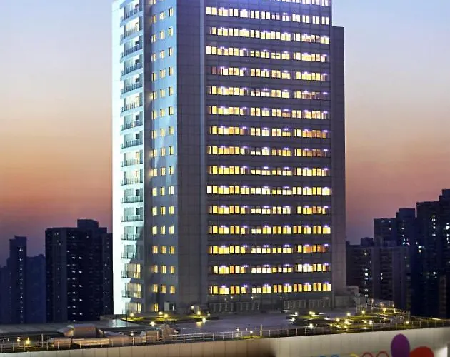 Lodge: Oakwood Residence Shanghai
