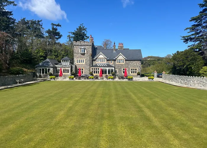 Manor Boutique Restaurant And Bar
