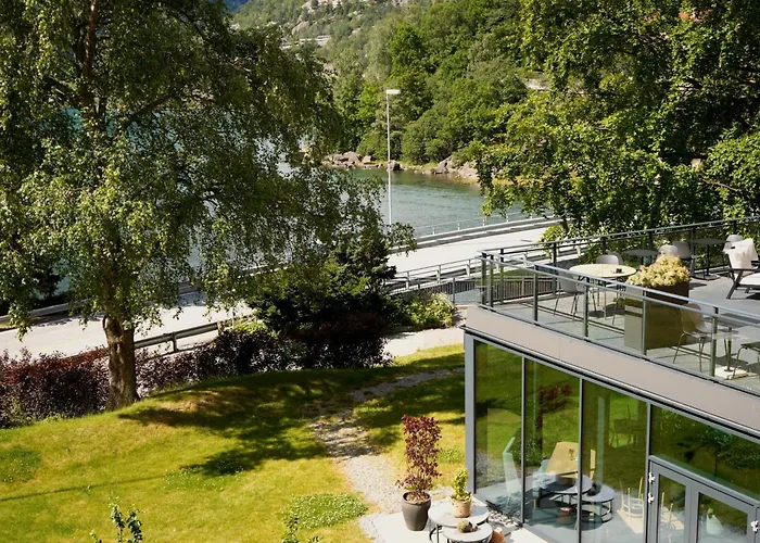 Trolltunga Hotel