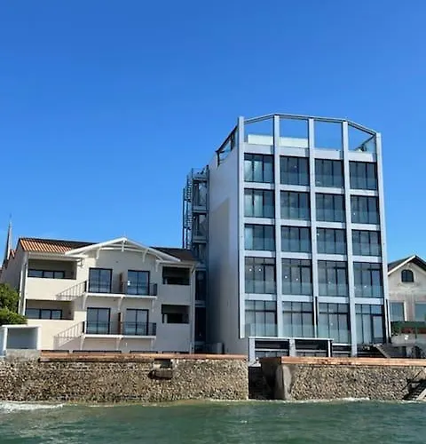 Les Vagues Hotel & Spa