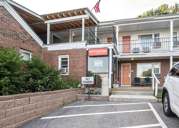 Tiltonlodge Inn & Suites