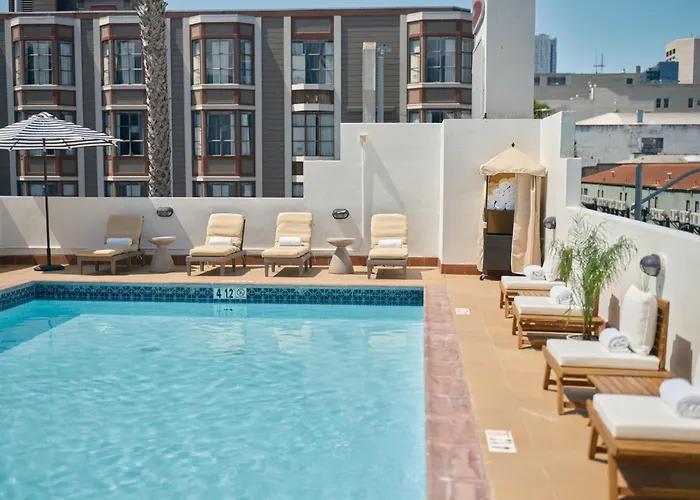 Hotel con piscina: Hotel Garrett