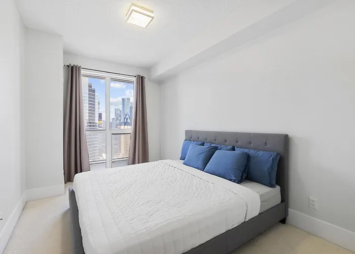 Apart hotel: 2Bedroom Cn Tower And Water Views - Free Parking - Rooftop Pool