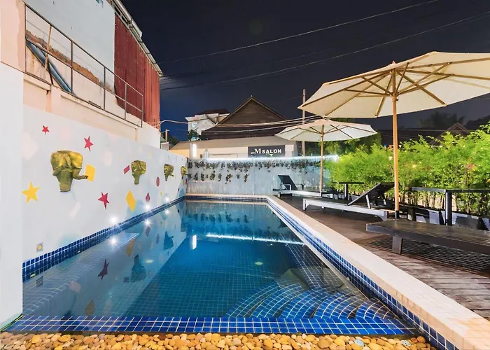 Vplus Hotel