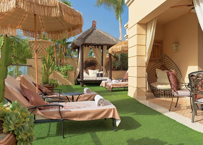 Royal Garden Villas, Luxury Hotel