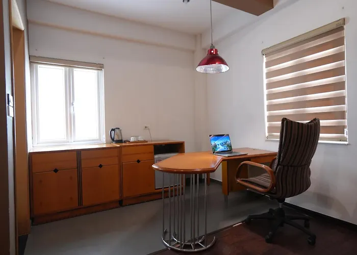  Golden Sunshine Villa And Travel