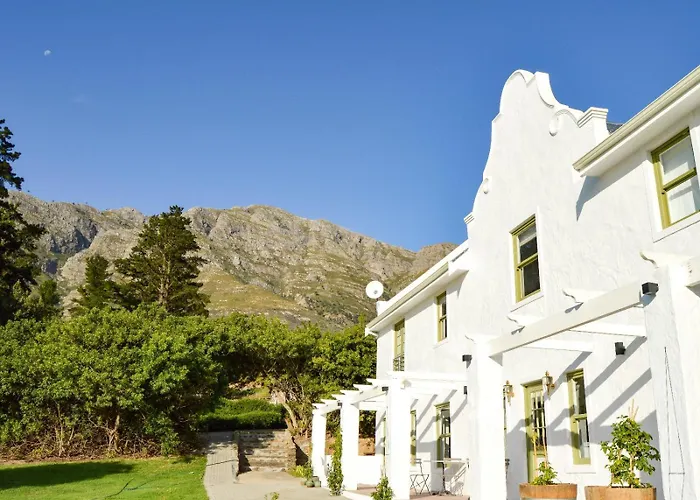 Luxury hotel only: Maison Montagne