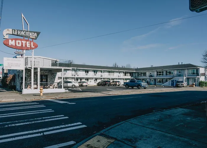 La Hacienda Motel