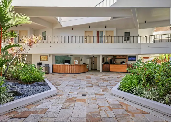 Royal Sea Cliff Kona By Outrigger