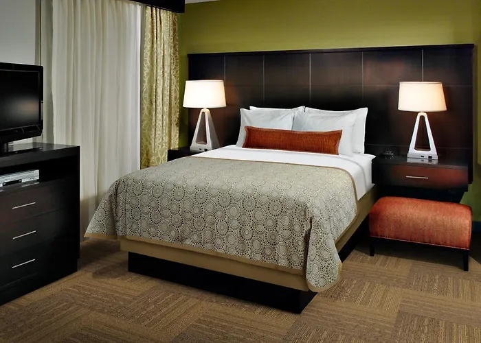 3 star hotel: Staybridge Suites Auburn Hills By Ihg