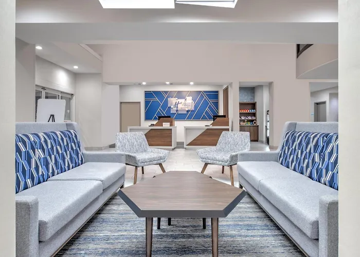 Holiday Inn Express Hotel & Suites Dallas West By Ihg