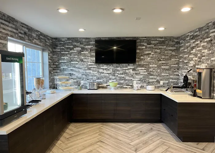 Pet Friendly hotel: Quality Inn Tracy I-205