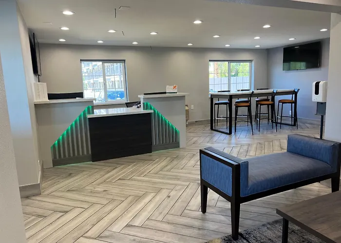 Pet Friendly hotel: Quality Inn Tracy I-205