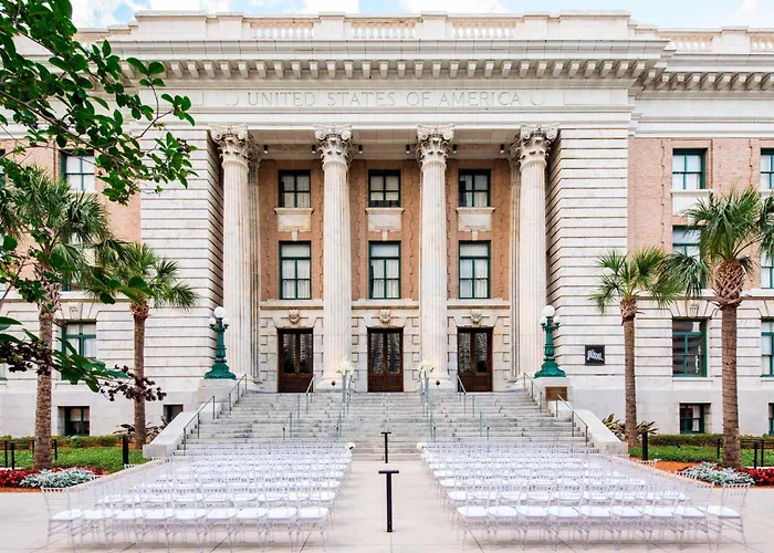 Le Meridien , The Courthouse