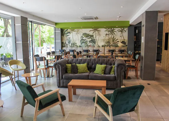 Apart hotel: Soltigua Apart Hotel Mendoza