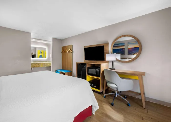 Motels Days Inn By Wyndham Raleigh Midtown