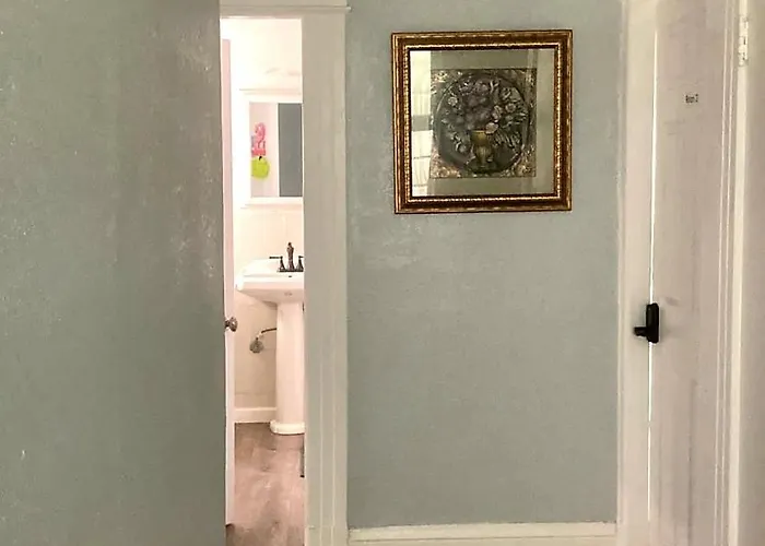 Hostel: Robertson'S Place Like Home